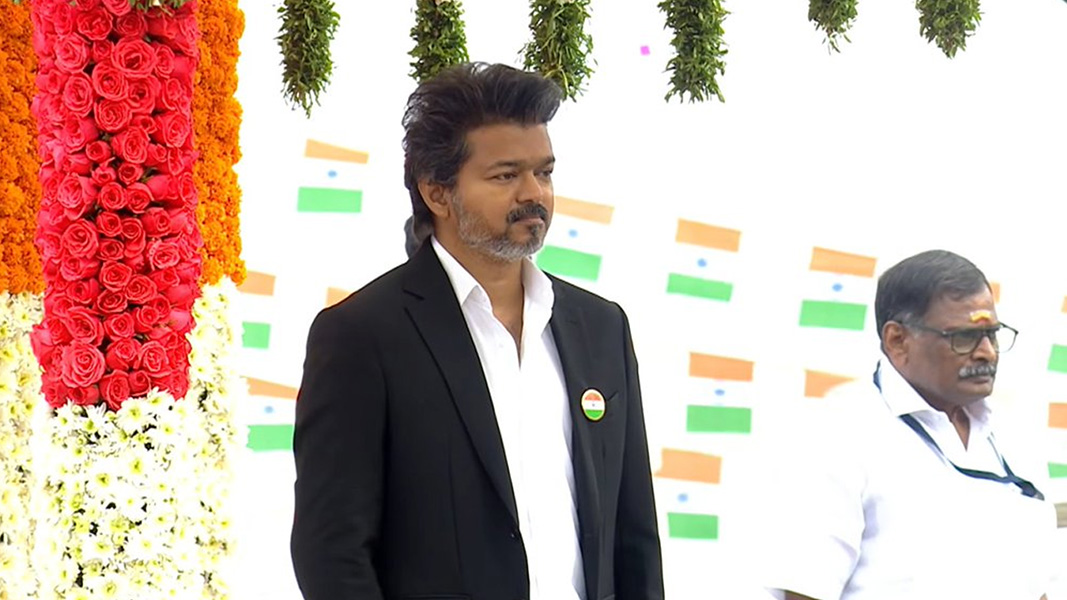 80-வது சுதந்திர தின விழா: சென்னை கோட்டை கொத்தளத்தில் தேசியக்கொடி ஏற்றினார் முதல்வர் விஜய்!